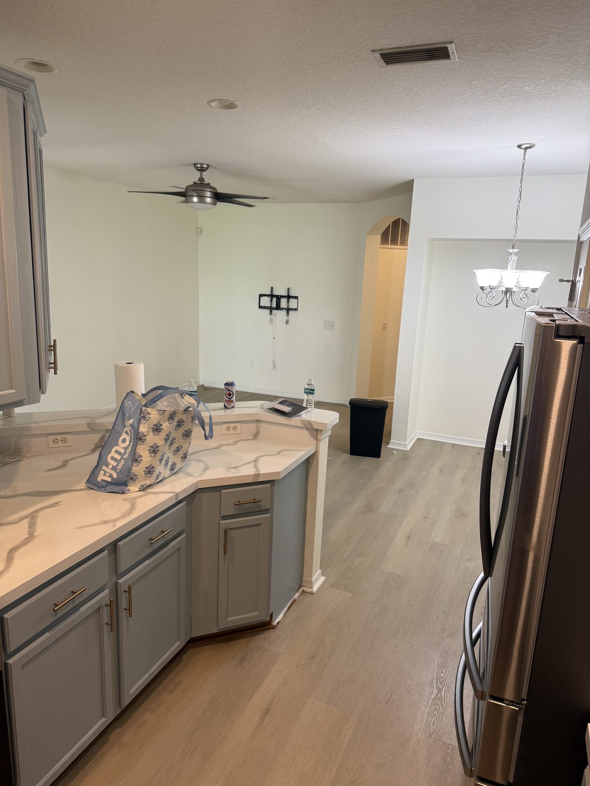 An unfurnished common living area before a Freshmens room-share setup